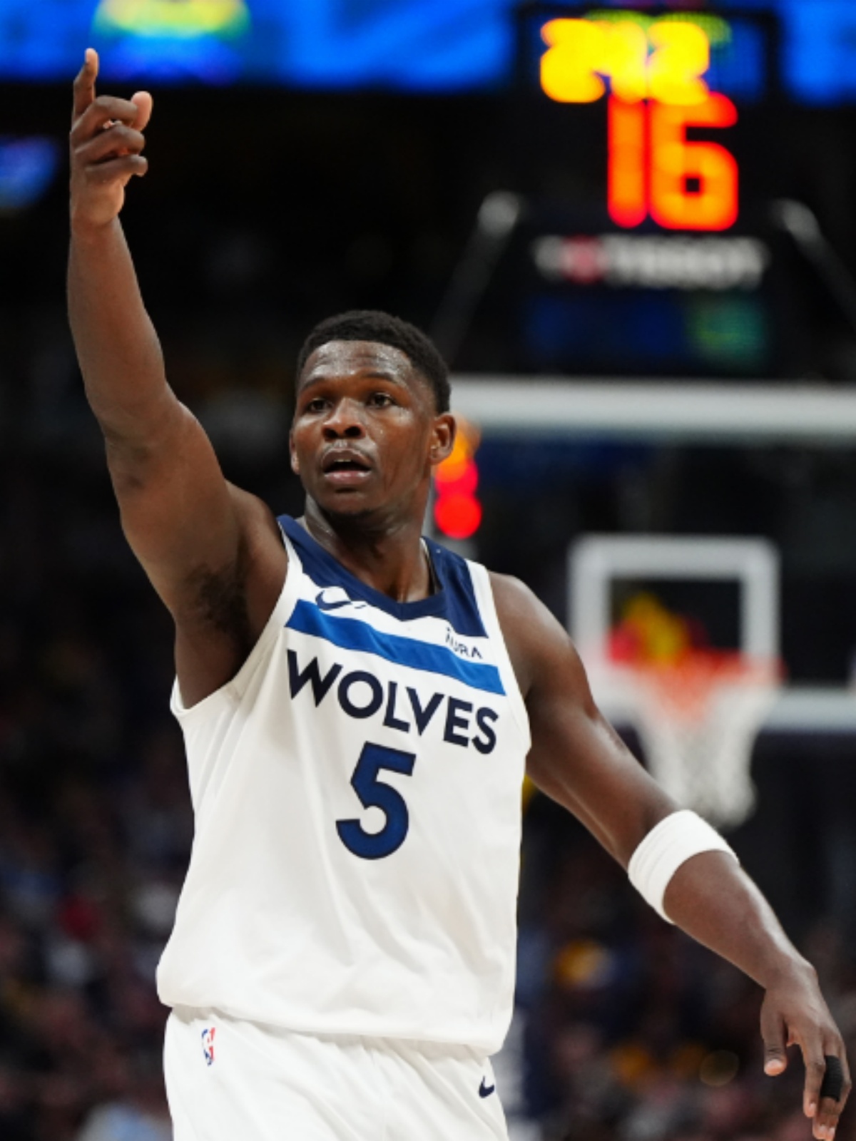 森林狼险胜雄鹿，卡尔-安东尼-唐斯高效砍下分的简单介绍