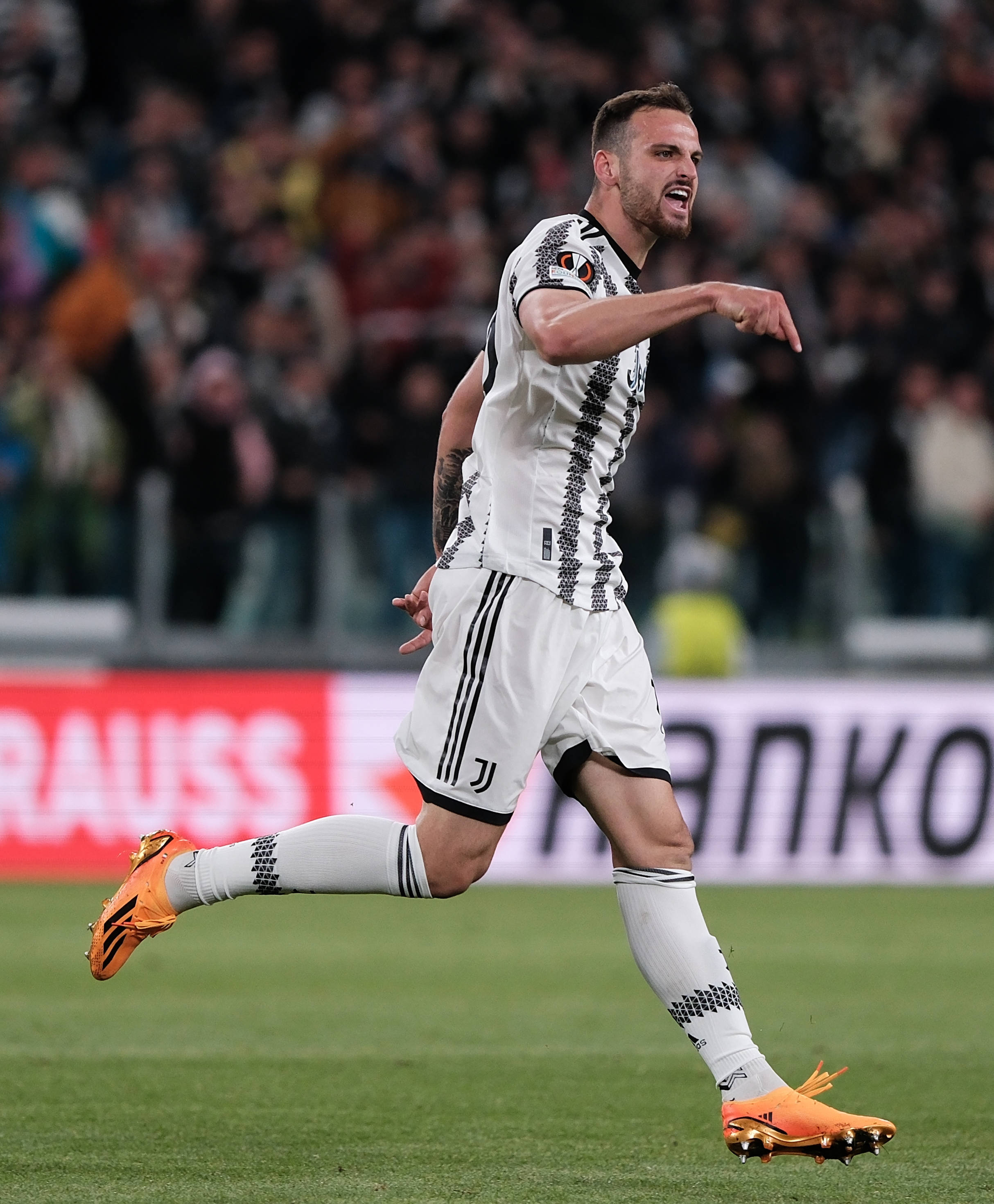 雷火电竞网站-尤文图斯力克塞维利亚，晋级希望渺茫的简单介绍