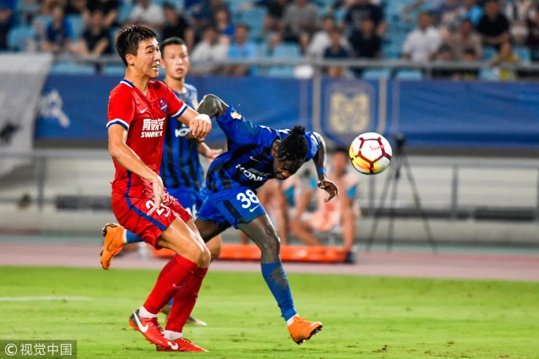 关于苏宁客场不敌广州富力，遭遇连败的信息