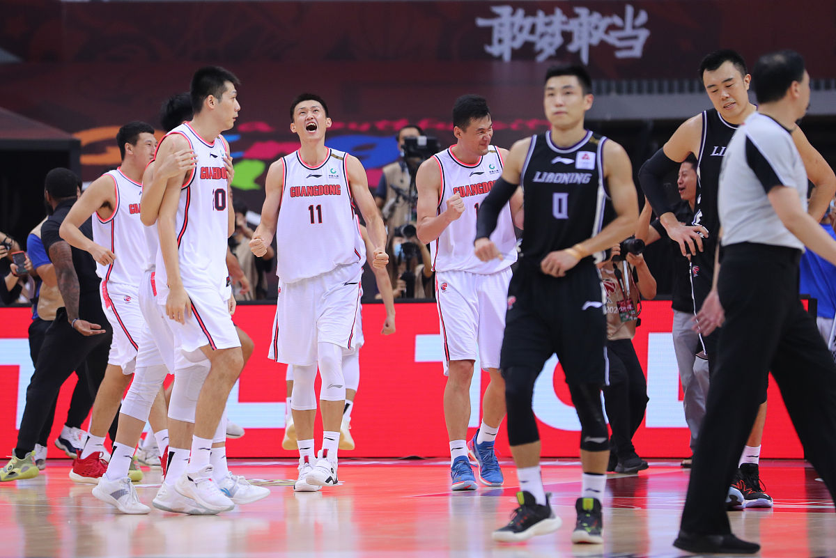 雷火电竞网站-CBA总决赛战队上演激烈对抗，谁能笑到最后