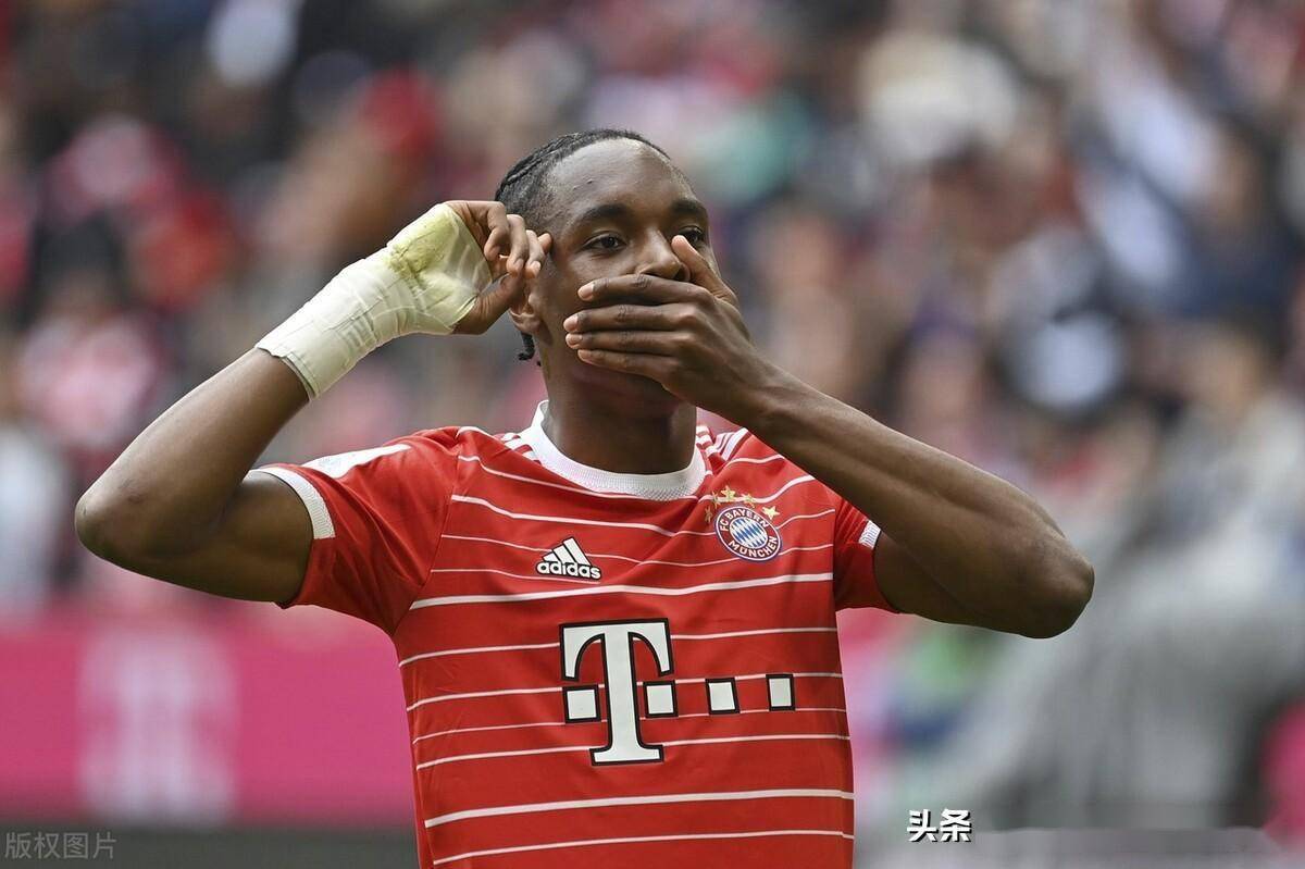 沙尔克球员健康问题愈发突出，主教练苦恼的简单介绍