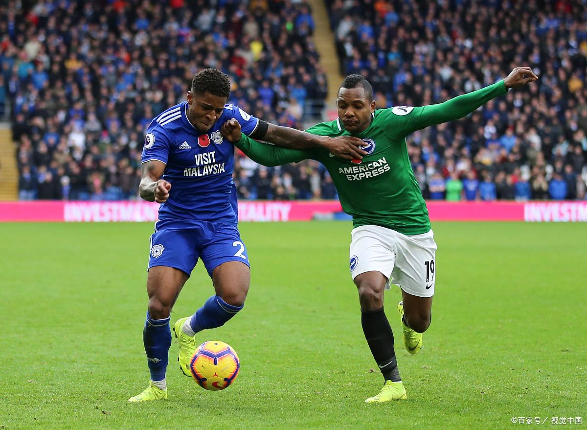 南安普顿球迷积极备战对阵布莱顿的比赛