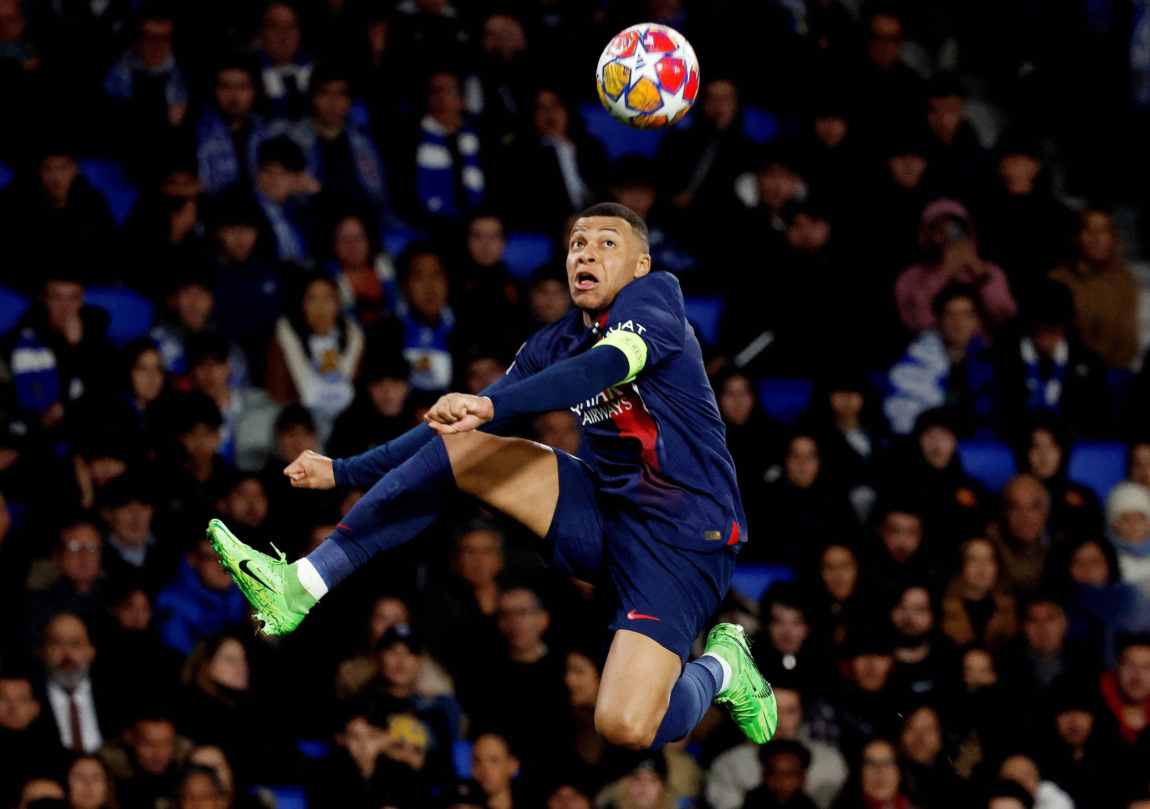 雷火电竞官网-关于巴黎圣日耳曼主场大胜，稳坐联赛榜首的信息