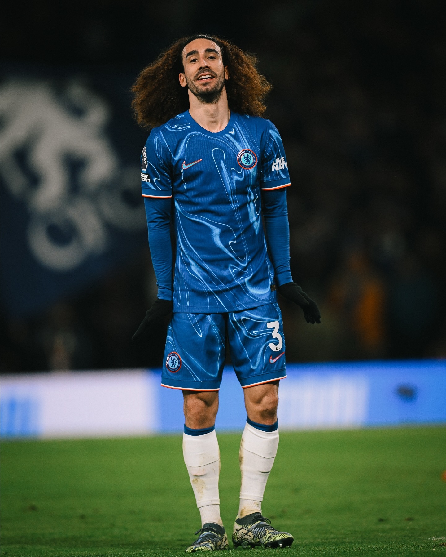 雷火电竞官网-切尔西客场逆转，继续保持领先