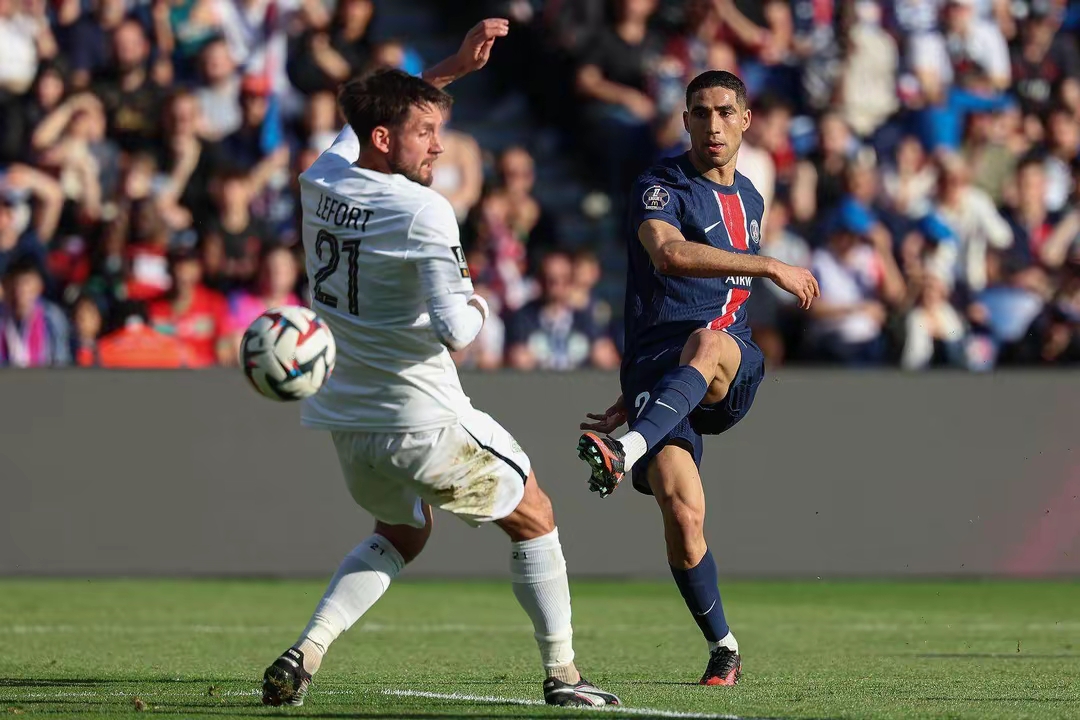 巴黎圣日耳曼新援失业，球队训练备战更为困难的简单介绍