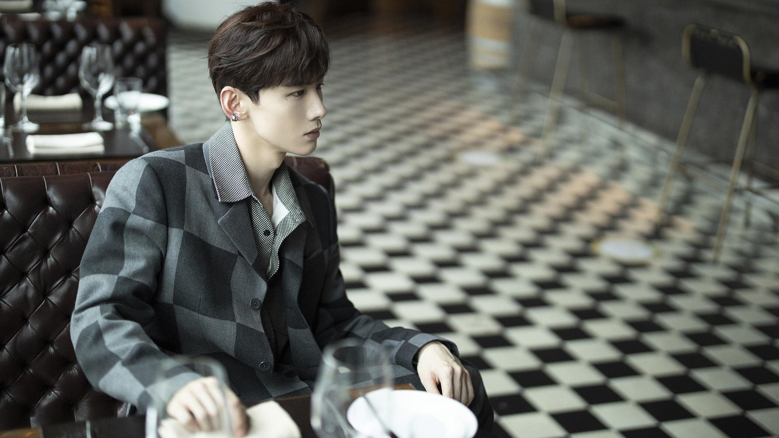 雷火电竞网站-微光与惊雷，当库里点亮苍穹，雷霆凿穿黑夜