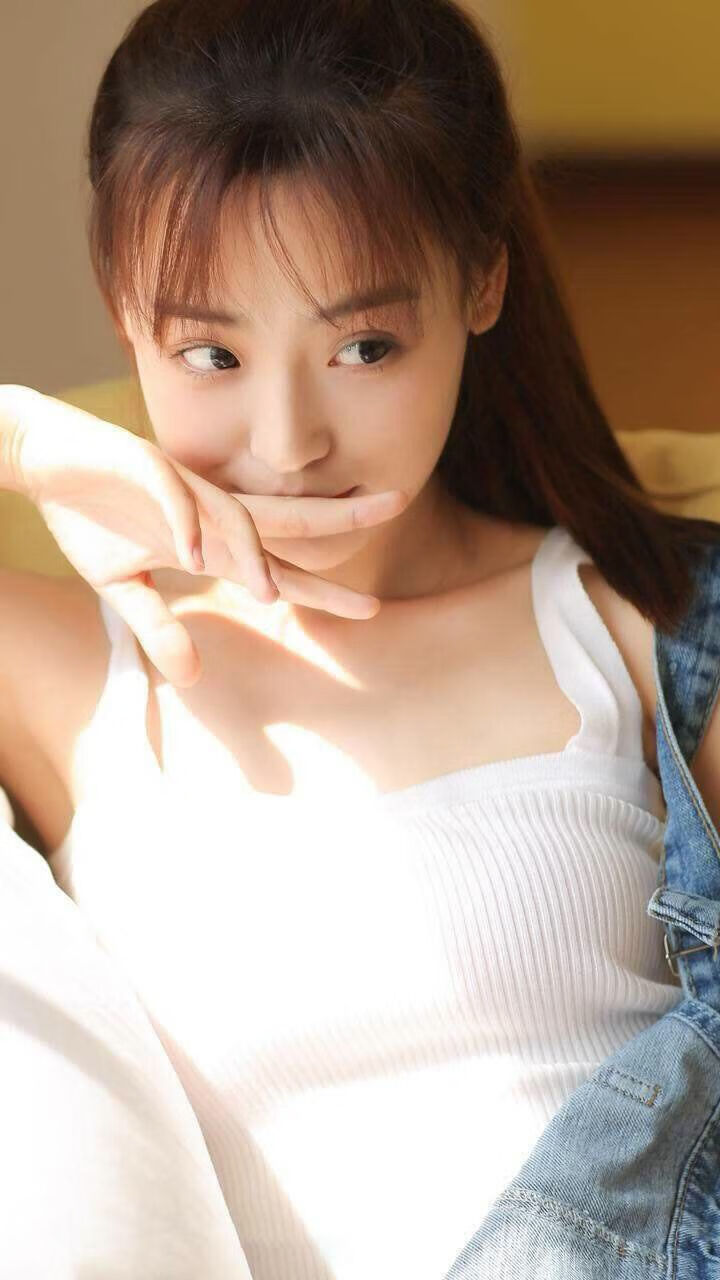 雷火电竞充值-圣西罗的涅槃，莱万用一脚子弹击碎所有质疑