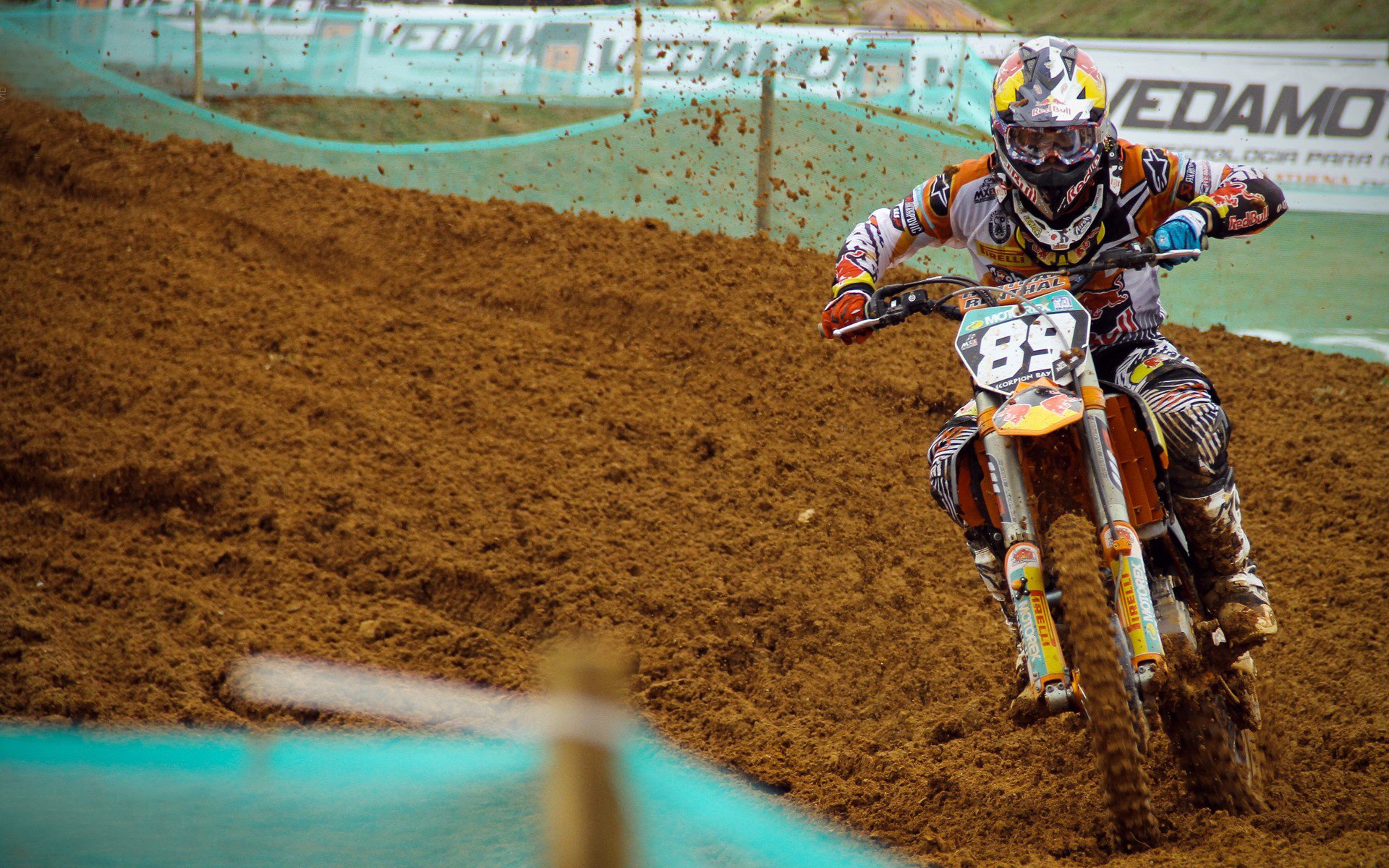 里程碑的呐喊，阿劳霍破冰，洪都拉斯的韧性与集体凯歌